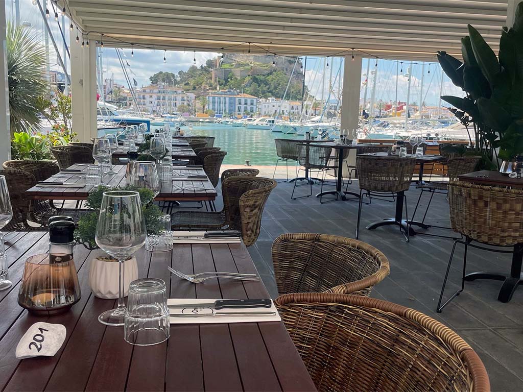 cha cha bistro denia